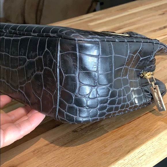 ANTONIO MELANI Croc Embossed Leather Purse - Picture 12 of 14